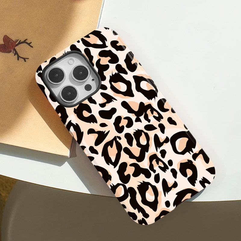 Leopard Luxury Double-layer Case iPhone 16 Pro - View 3