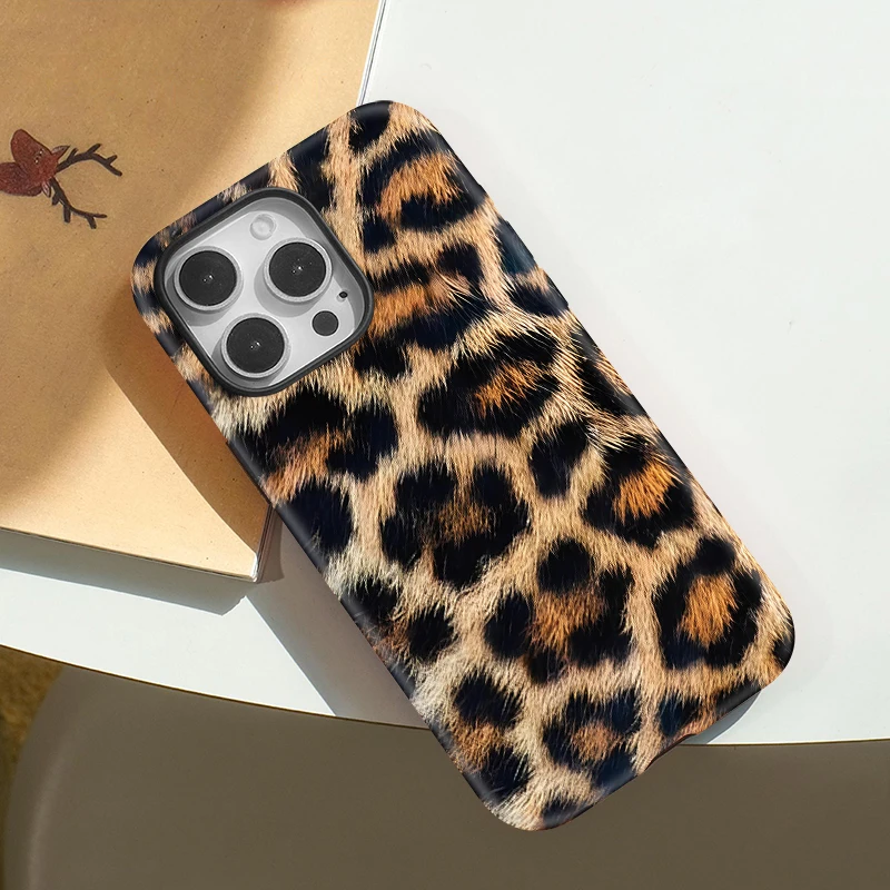 Silicone Leopard Shockproof Case iPhone 15 Pro Max - View 3
