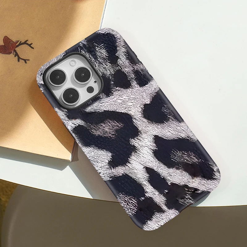 Magnetic Leopard Pattern Soft Case iPhone 16 Pro Max - View 3